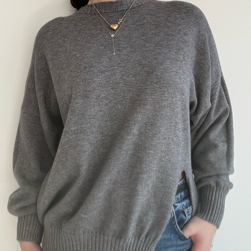 Grey knit oversized sweated!